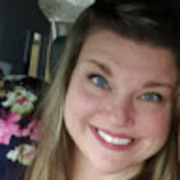 Meet your Posher, Melissa - Picture 1 of 1